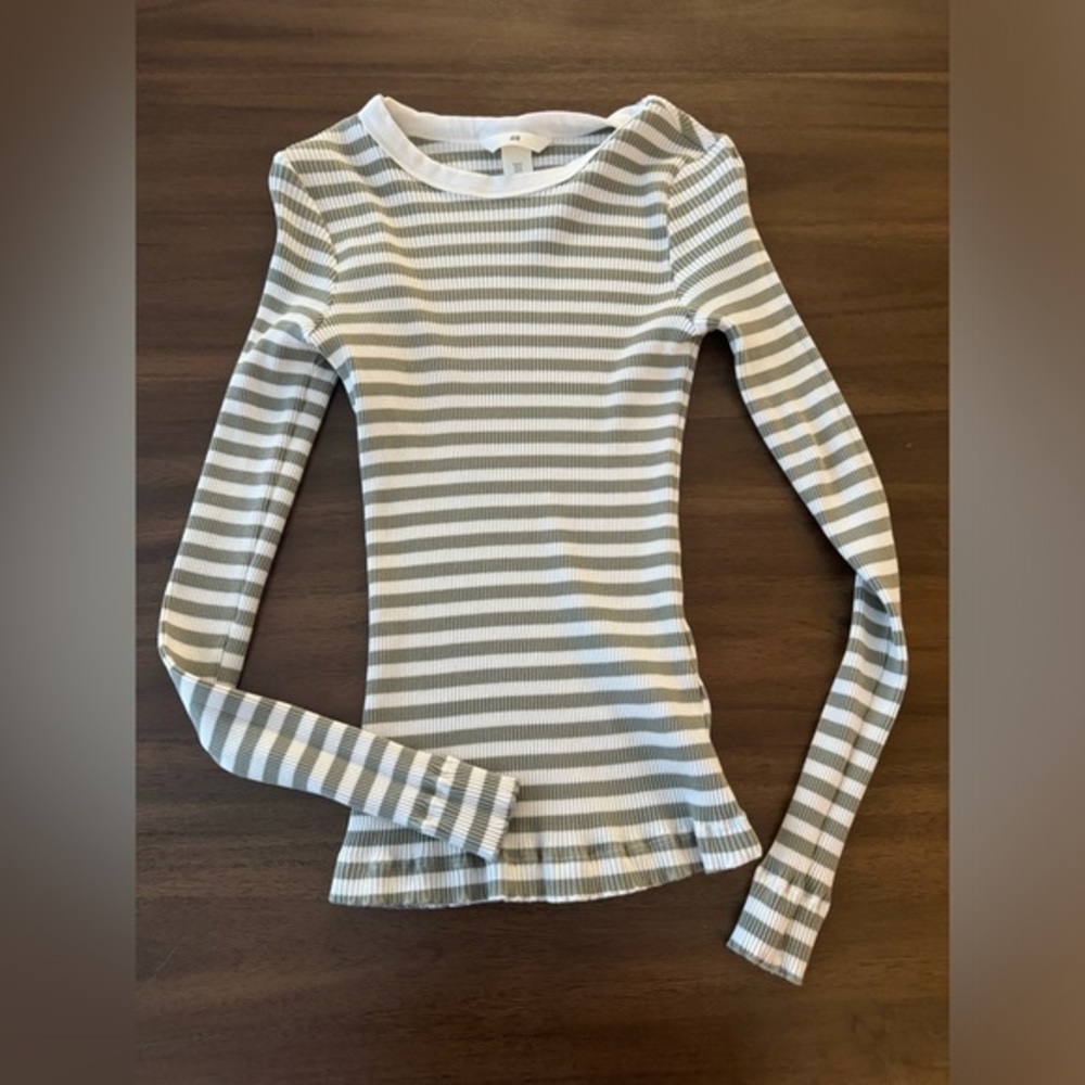 H&M Ribbed Jersey T-Shirt  Sage Green and White- Size Medium - Like New